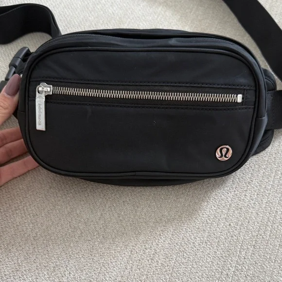 lululemon athletica Black Fanny pack - Picture 2 of 7